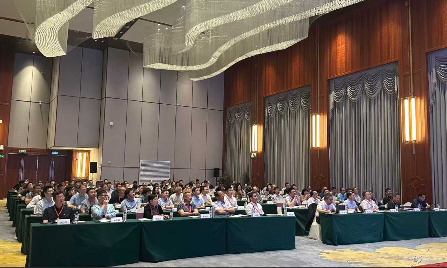 福建物构所召开2025年度创新战略研讨会